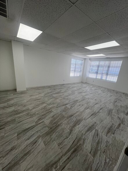 More Photos Of 6827 La Paseo St, Houston Warehouse For Lease