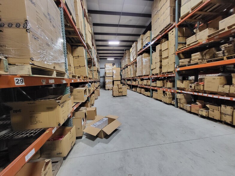 More Photos Of 516 Adele Ave, Joplin Distribution For Sale