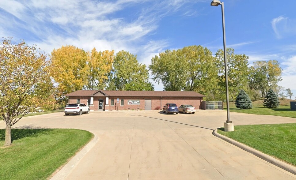 Primary Photo Of 2609 Apache Ct, Sioux City Office For Sale