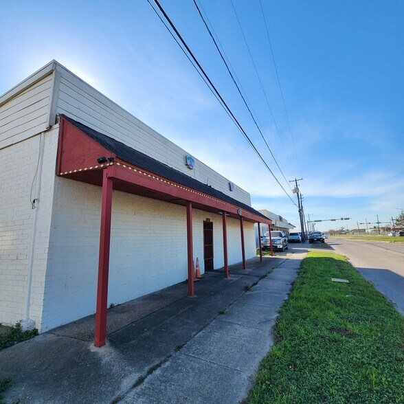 More Photos Of 12774 Market Street Rd, Houston General Retail For Sale