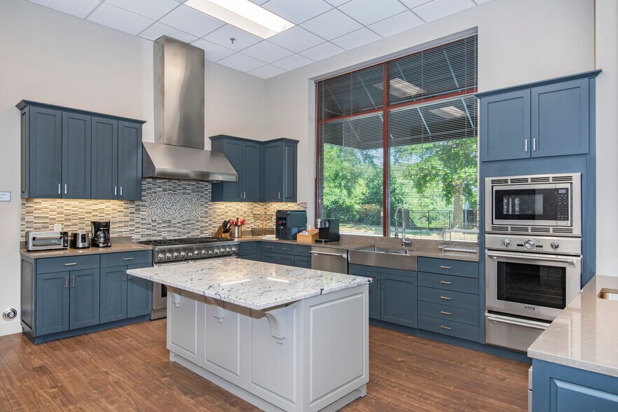 More Photos Of 4928 Linksland Dr, Holly Springs Office For Lease