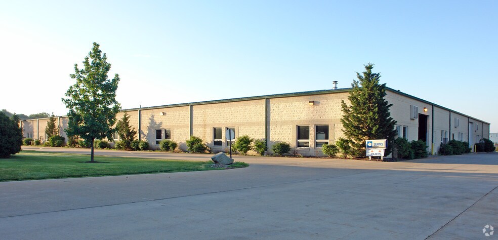 Primary Photo Of 1570 Terex Rd, Hudson Manufacturing For Lease