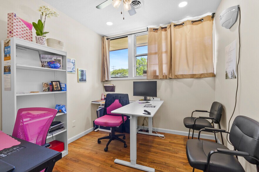 More Photos Of 601 Mary Lake Dr, Bryan Office Residential For Lease