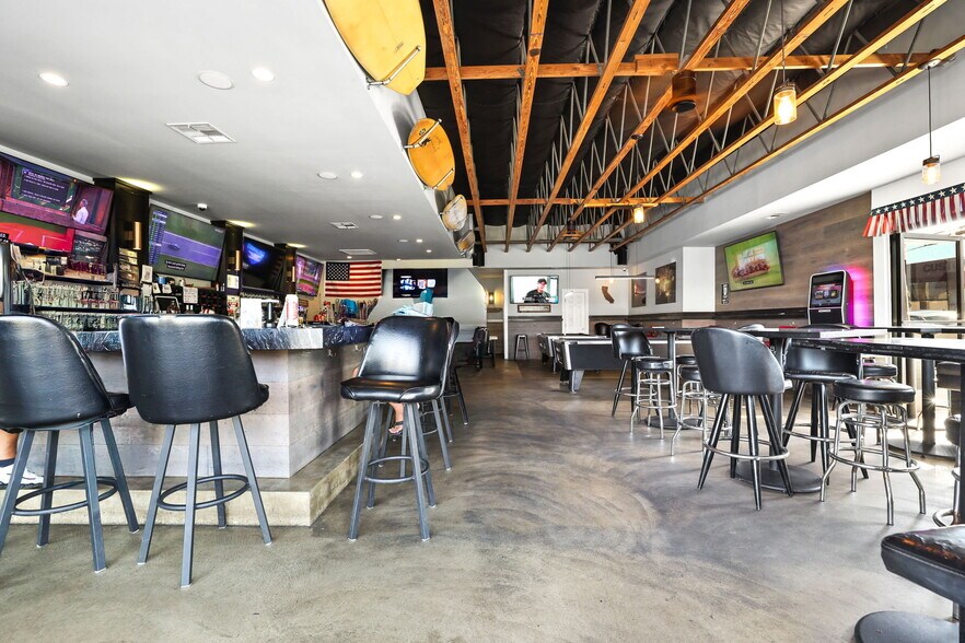 More Photos Of 204 Adams Ave, Huntington Beach Freestanding For Sale