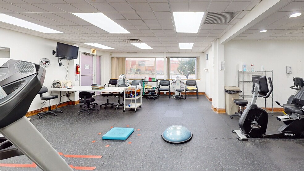 More Photos Of 5241 S Cicero Ave, Chicago Medical For Lease