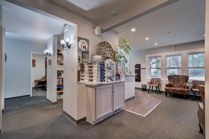 More Photos Of 1625 E Platte Ave, Colorado Springs Office For Sale