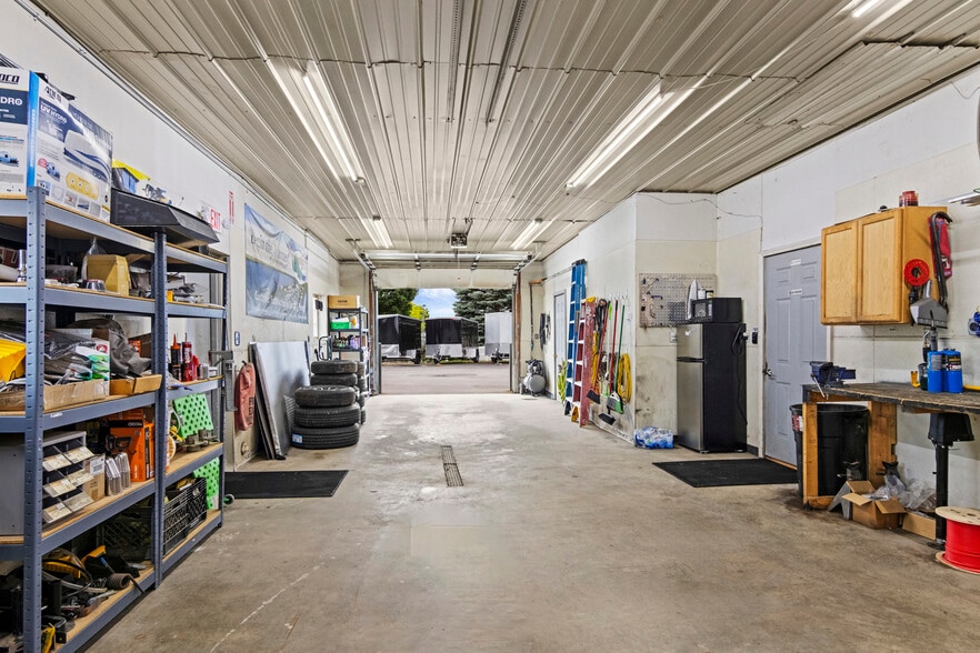 More Photos Of 981 Blue Star Dr, Traverse City Auto Repair For Sale