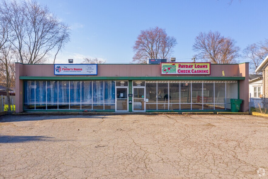 More Photos Of 950-954 Ecorse Rd, Ypsilanti Freestanding For Lease