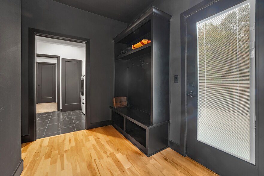 More Photos Of 446724 E 390 Rd, Langley Hotel For Sale