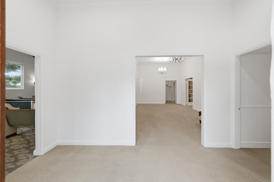More Photos Of 645 Kelly Ave, Half Moon Bay Funeral Home For Sale