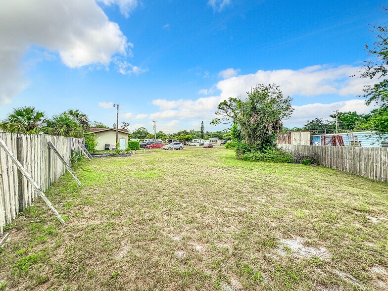 More Photos Of 2553-2565 Park Dr, Sanford Freestanding For Sale