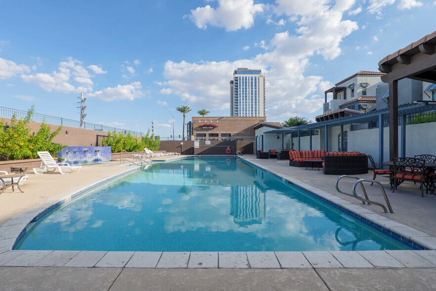 More Photos Of 610 E Roosevelt St, Phoenix Storefront Retail Residential For Sale