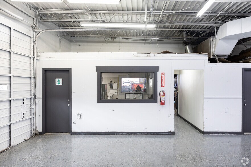 More Photos Of 5018 Euclid Rd, Virginia Beach Service For Lease