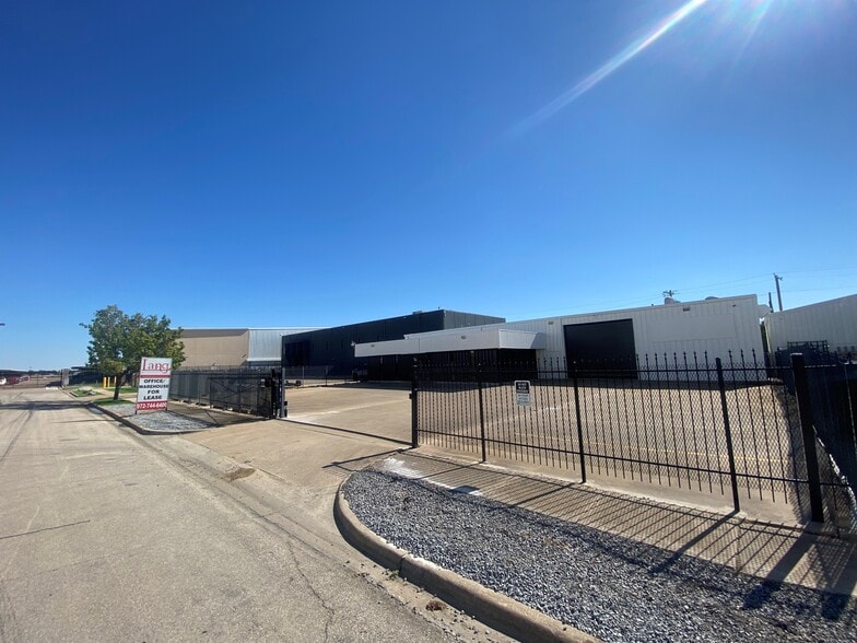 More Photos Of 2734 Burbank St, Dallas Warehouse For Lease
