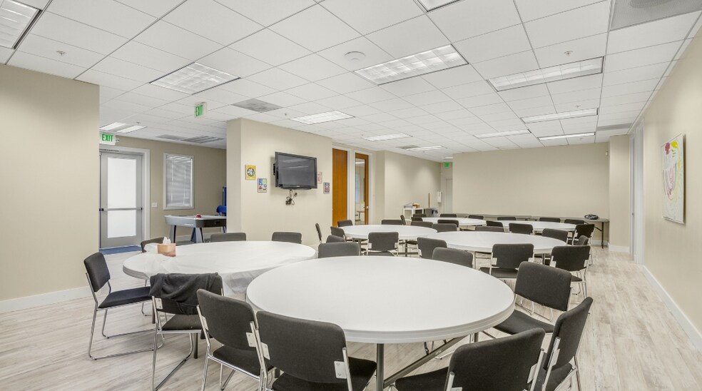 More Photos Of 2450 Cabrillo Hwy S, Half Moon Bay Office For Sale