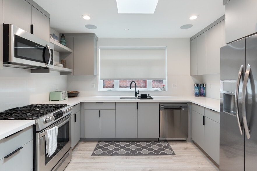 More Photos Of 1035 N Serrano Ave, Los Angeles Apartments For Sale