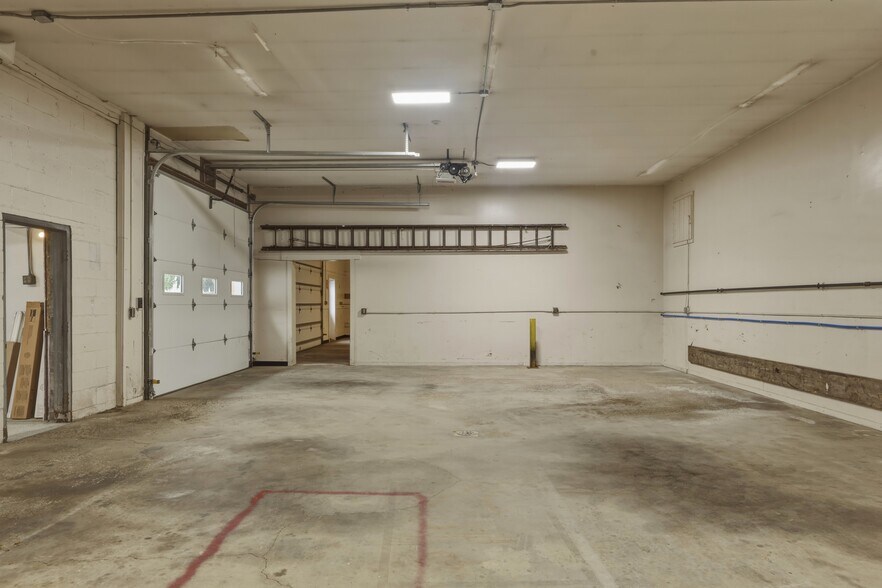 More Photos Of 25 E Pulteney St, Corning Office For Sale