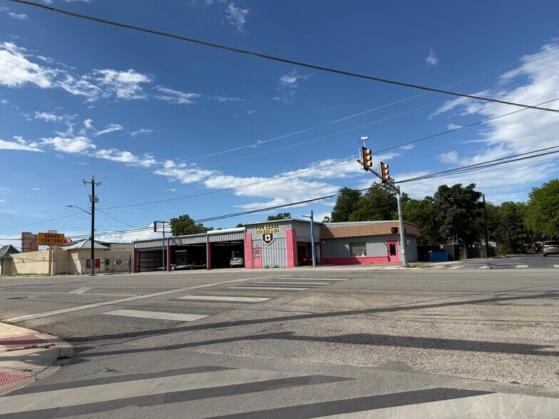 More Photos Of 2602 Fredericksburg Rd, San Antonio Service For Lease