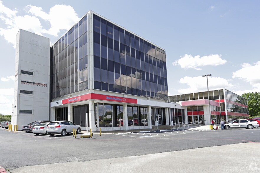 More Photos Of 2520 W Irving Blvd, Irving Office For Lease