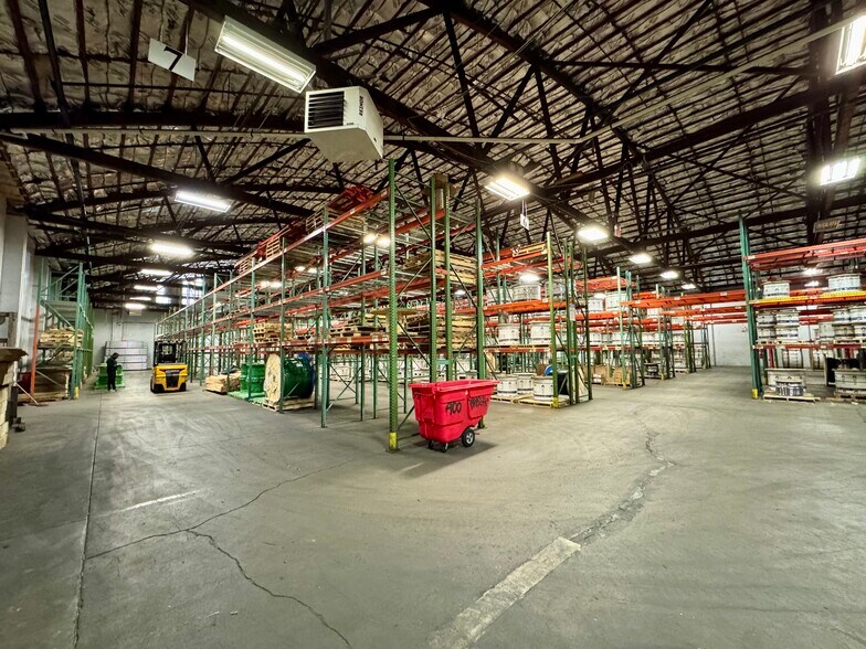 More Photos Of 400 Allwood Rd, Clifton Warehouse For Lease
