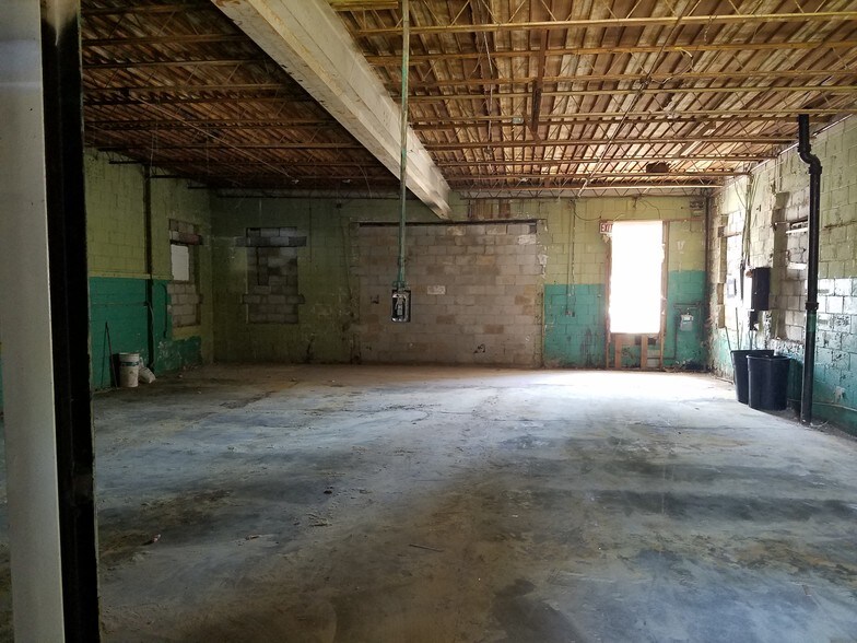 More Photos Of 4452 Manchester Ave, Saint Louis Restaurant For Sale