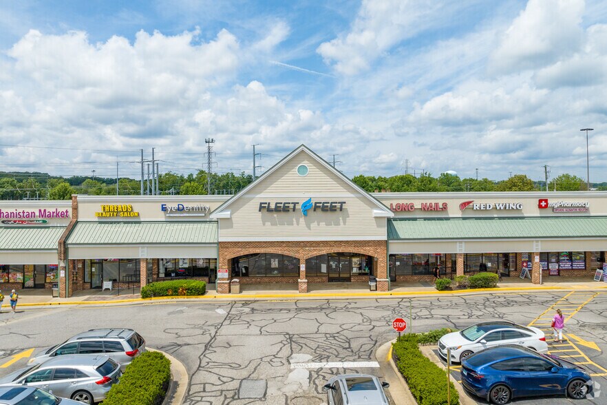 More Photos Of 14200-14270 Smoketown Rd, Woodbridge Storefront For Lease