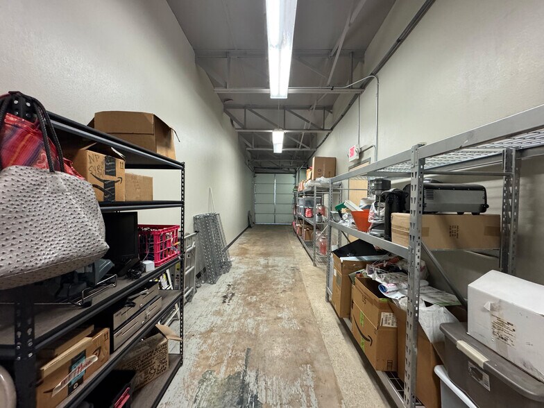 More Photos Of 1807 E Levee St, Dallas Showroom For Sale