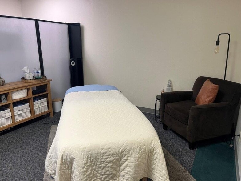 More Photos Of 702 E Main St, Othello Storefront Retail Office For Lease