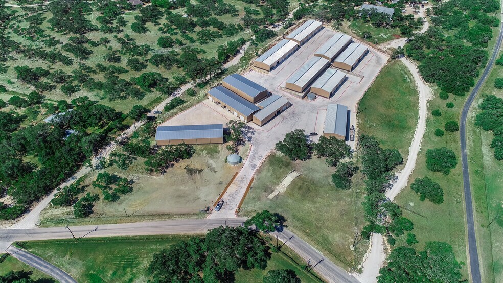 More Photos Of 38 Rust Ln, Boerne Warehouse For Sale
