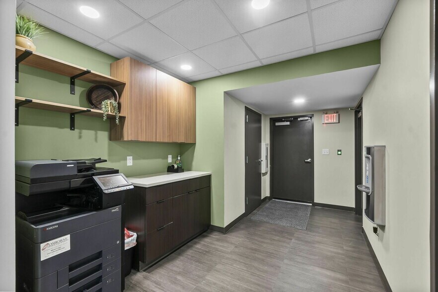 More Photos Of 1427 Thomas Dr, Cape Girardeau Coworking Space