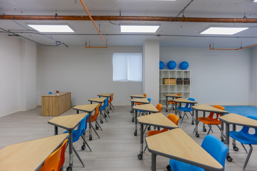 More Photos Of 1720 Harrison St, Hollywood Office Residential For Sale