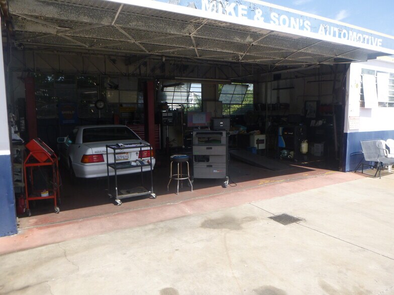 More Photos Of 500 N Altadena Dr, Pasadena Auto Repair For Sale