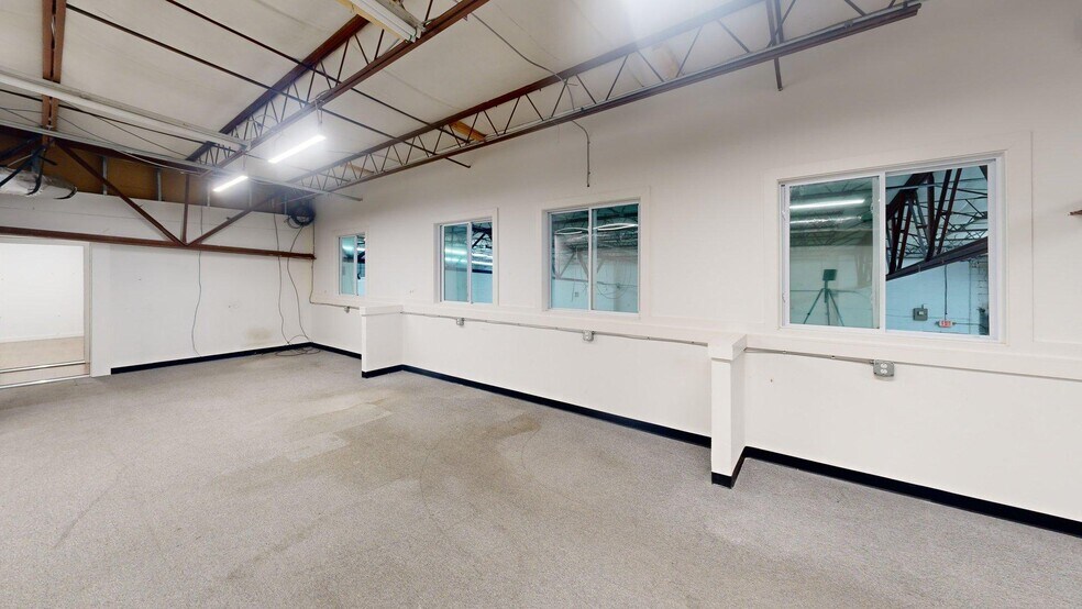 More Photos Of 1045 Granada Ave, Nashville Flex For Lease