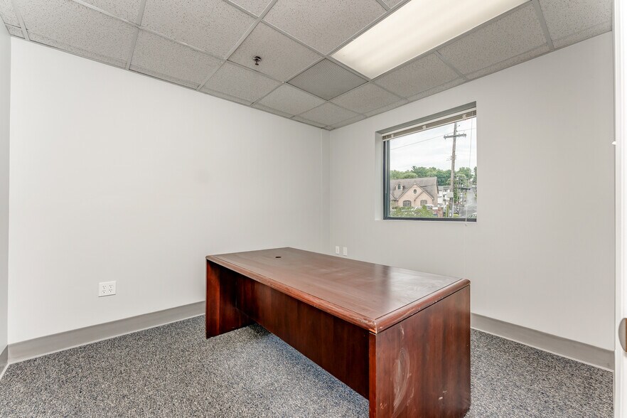 More Photos Of 1311-1319 Pineview Dr, Morgantown Medical For Sale