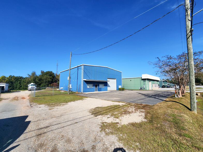 Primary Photo Of 3734 Halls Mill Rd, Mobile Service For Lease