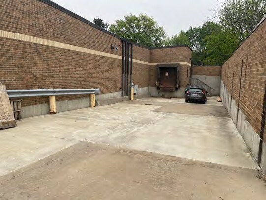 More Photos Of 16175 W 135th St, Olathe Freestanding For Sale