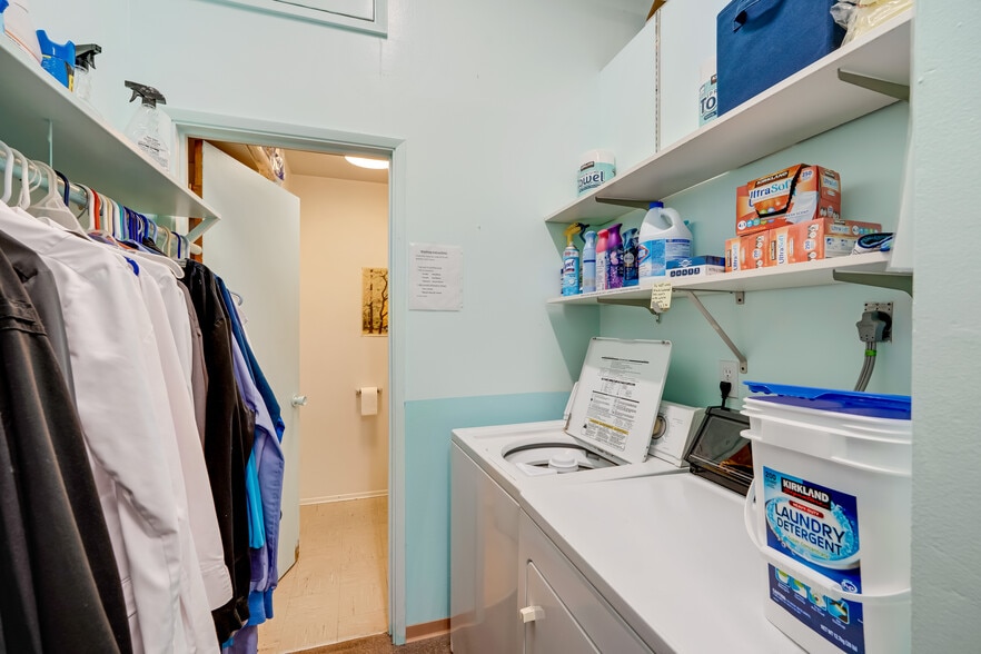 More Photos Of 2510-2512 Colby Ave, Everett Storefront Retail Office For Sale