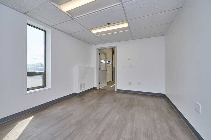 More Photos Of 1 Melvin unit C St, Wakefield Industrial For Lease