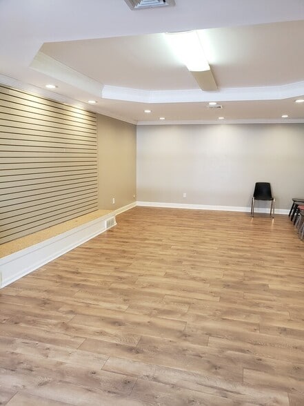 More Photos Of 864 Burdeck St, Schenectady Office For Sale