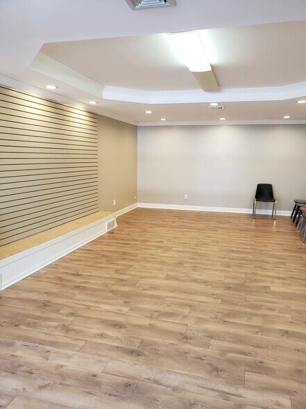 More Photos Of 864 Burdeck St, Schenectady Office For Sale