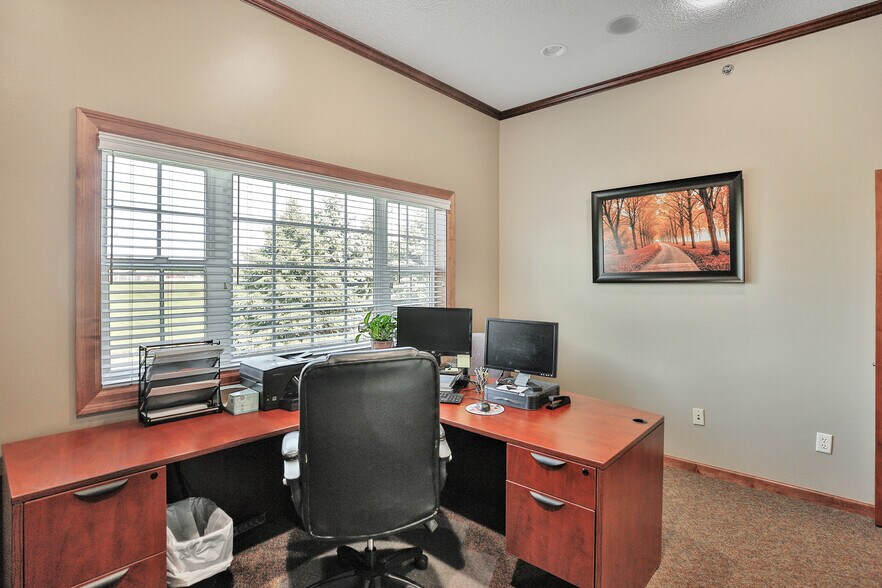 More Photos Of 2191-2195 Northdale Blvd NW, Coon Rapids Office For Sale