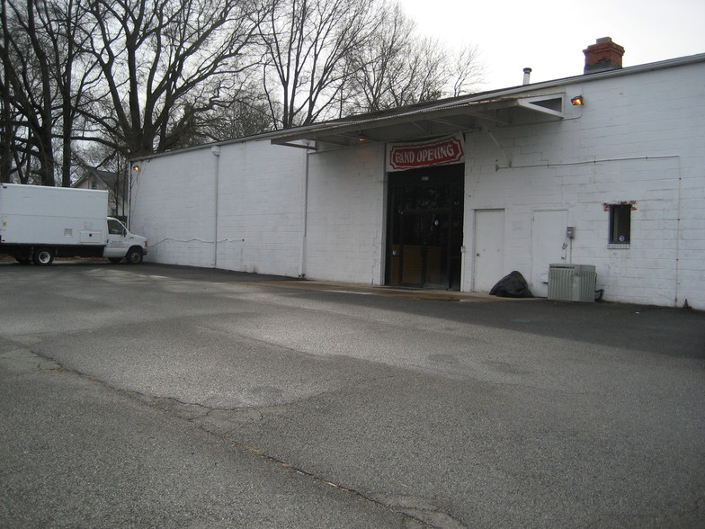 Primary Photo Of 8123 Richmond Hwy, Alexandria Storefront Retail Office For Lease