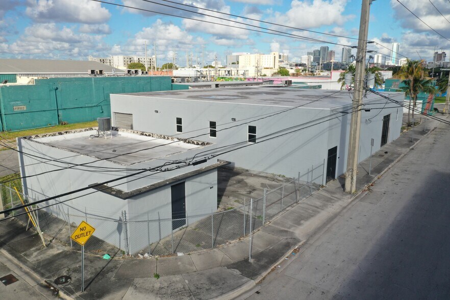 More Photos Of 1031 NW 21st St, Miami Warehouse For Sale