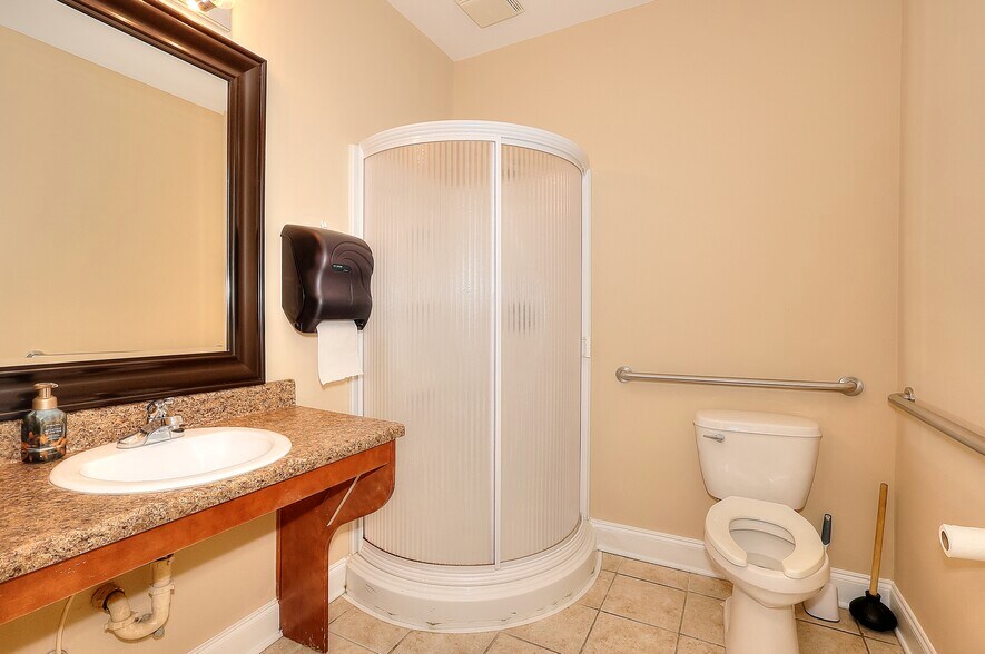 More Photos Of 2795 Main St, Snellville Medical For Lease