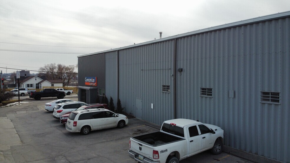 More Photos Of 2900 F St, Omaha Warehouse For Sale