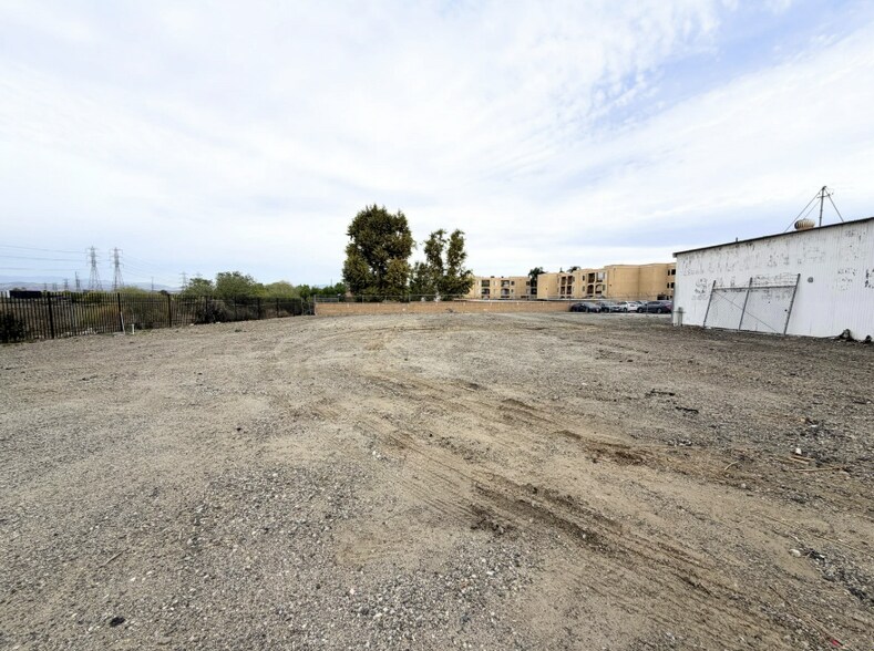 More Photos Of 26007-26011 Bouquet Canyon Rd, Santa Clarita Auto Dealership For Lease