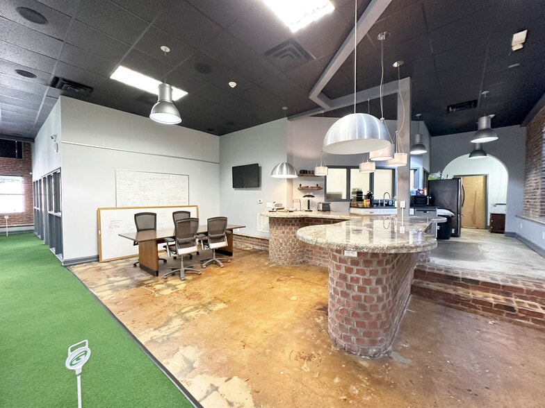 More Photos Of 803 N Trade St, Winston-Salem Office For Lease