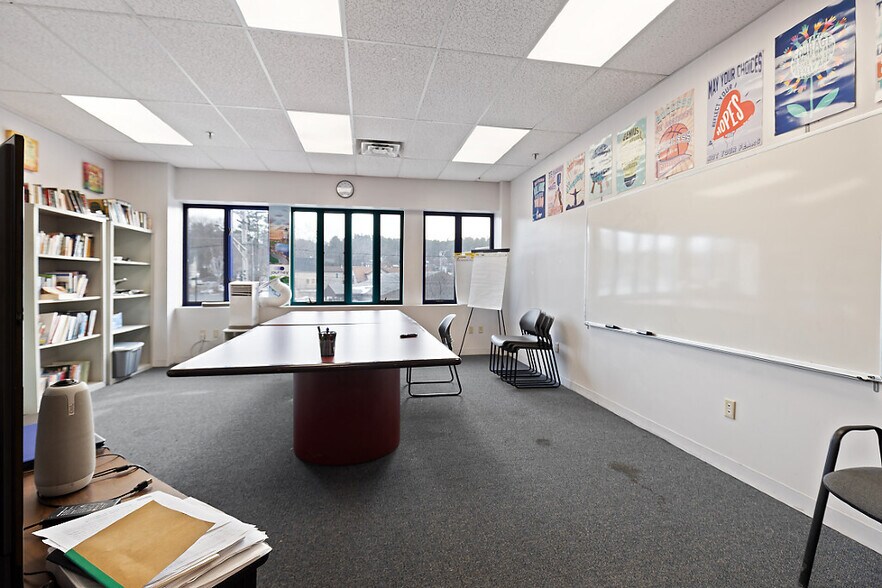 More Photos Of 2 Bangor St, Augusta Office For Sale