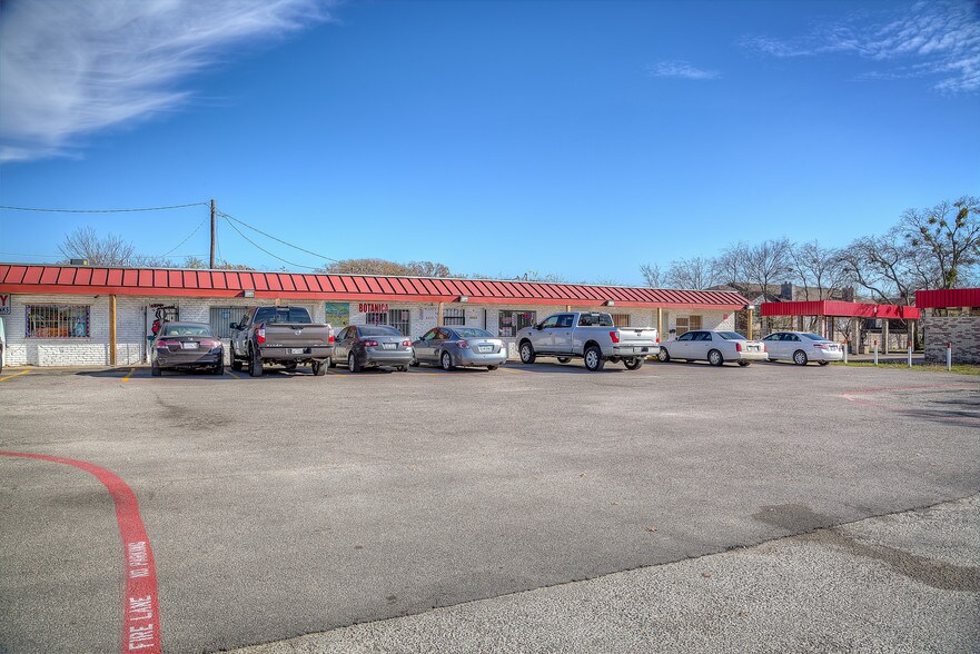 More Photos Of 3300 Shepherd Ln, Balch Springs Freestanding For Sale