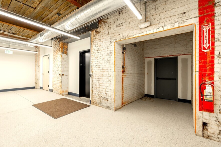 More Photos Of 1601 S Holtzclaw Ave, Chattanooga Office For Sale
